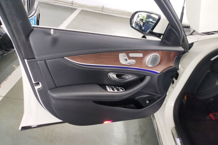 奔驰E级 2020款 E 300 L 豪华型中控内饰7007