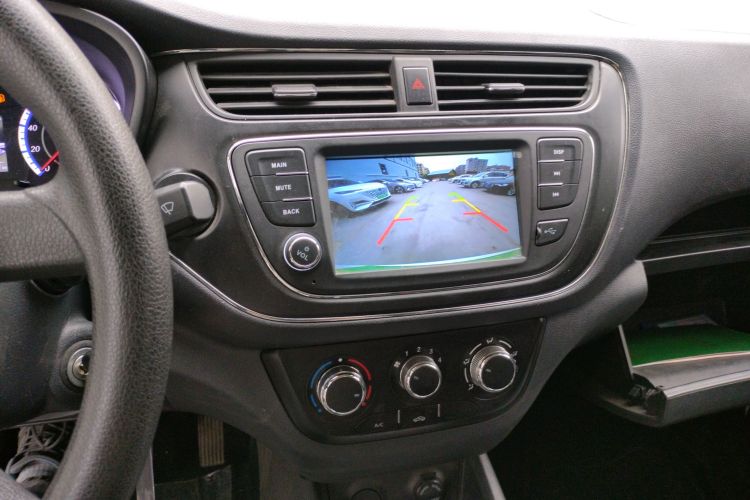 长安凯程 2021款 1.5L欧诺S智享版双蒸空调客车JL473QG中控内饰16