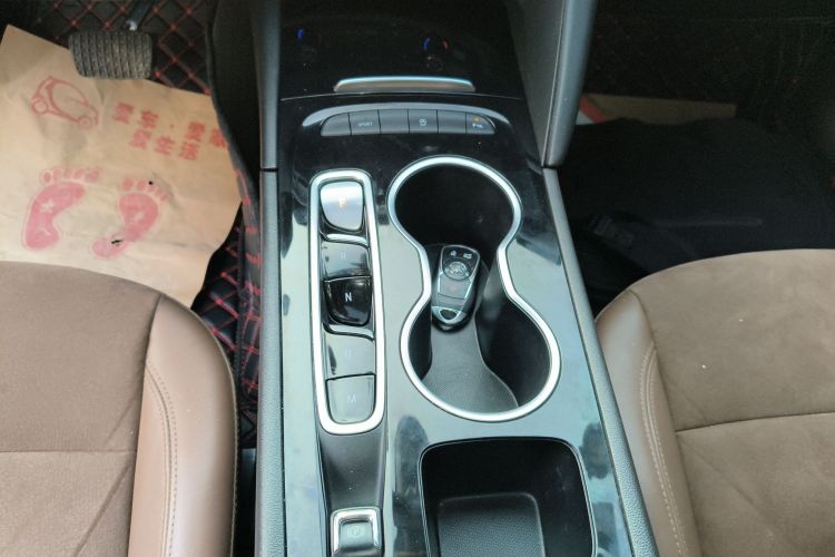 别克 君威 2020款 552T 豪华型中控内饰18