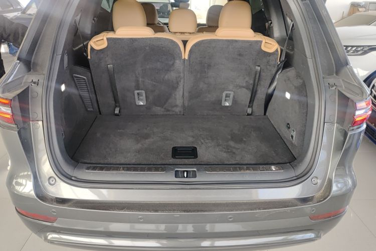 理想汽车 理想ONE 2020款 增程7座版机舱底盘23