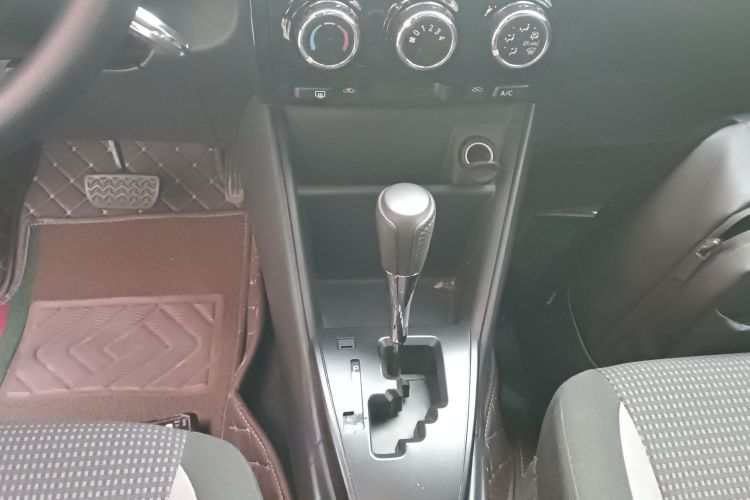 丰田 威驰FS 2021款 1.5L CVT锋驰版中控内饰18