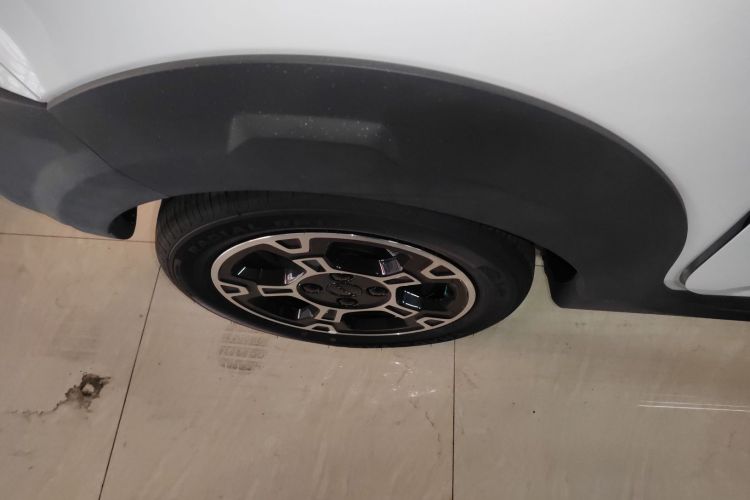 吉利银河 2025款 210km 熊猫骑士车身外观6008