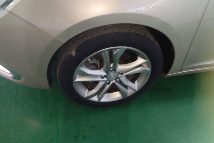 吉利汽车 帝豪GL 2017款 1.3T DCT尊贵型车身外观6007