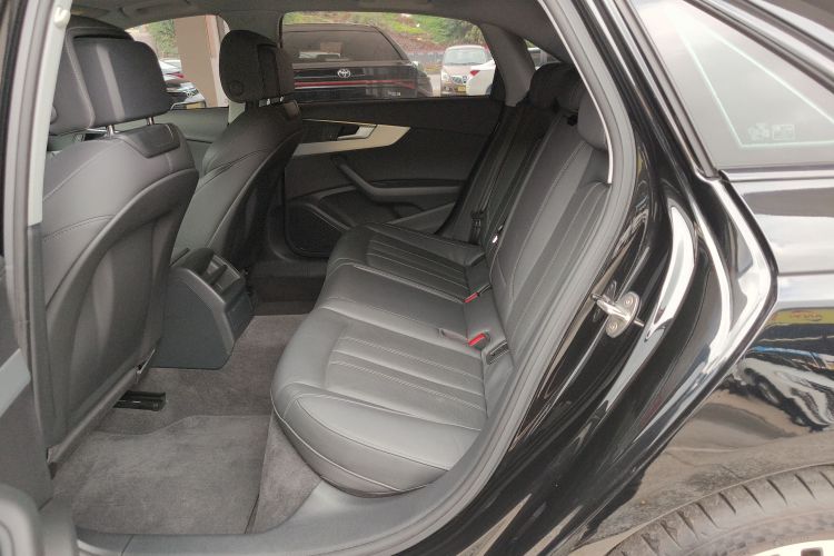 奥迪A4L 2020款 40 TFSI 时尚动感型中控内饰21