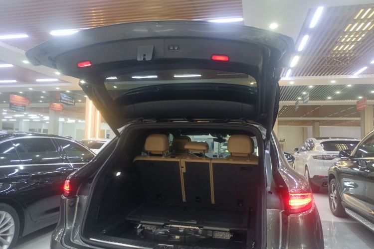 保时捷 Cayenne新能源 2019款 Cayenne E-Hybrid 2.0T机舱底盘23