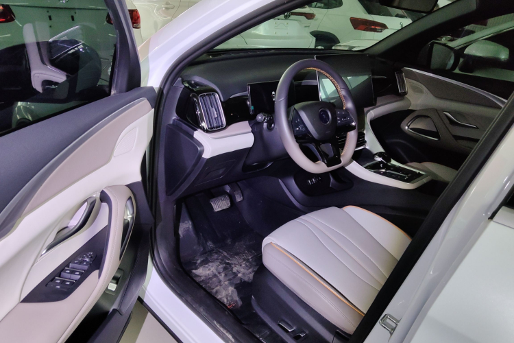 比亚迪 宋Pro新能源 2023款 冠军版 DM-i 110KM卓越型中控内饰20