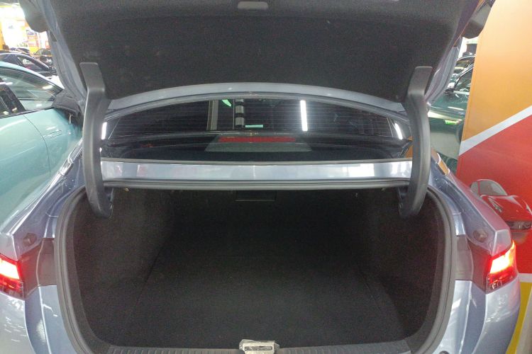 小鹏P5 2021款 550E机舱底盘23