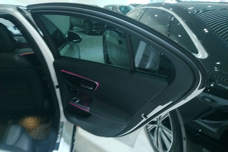 奔驰C级 2023款 改款 C 260 L 运动版中控内饰45