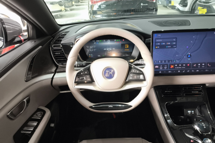 比亚迪 汉 2025款 DM-i 125KM尊贵型中控内饰13