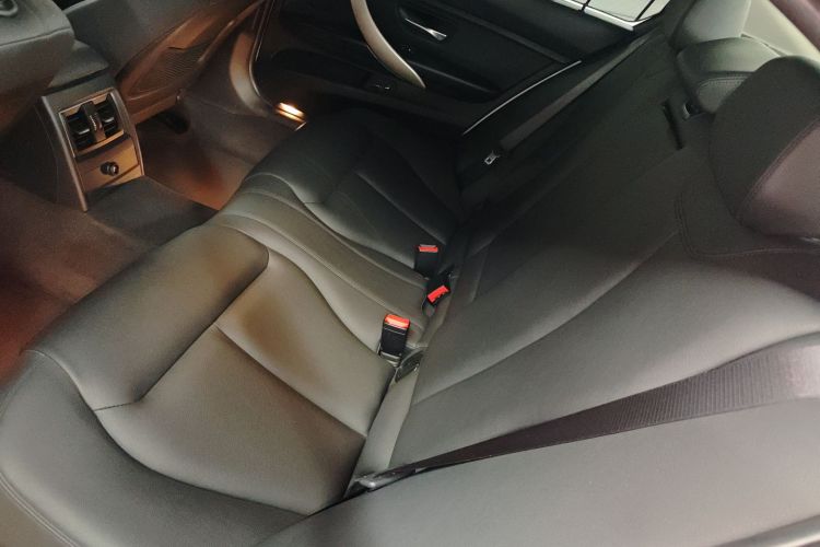 宝马3系 2016款 316Li 时尚型中控内饰21