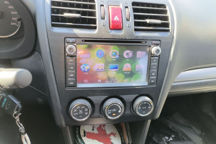 斯巴鲁XV 2014款 2.0i 舒适版中控内饰16