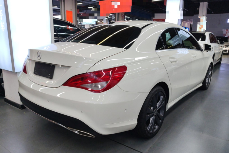 奔驰CLA 2017款 改款 CLA 200 动感型车身外观7
