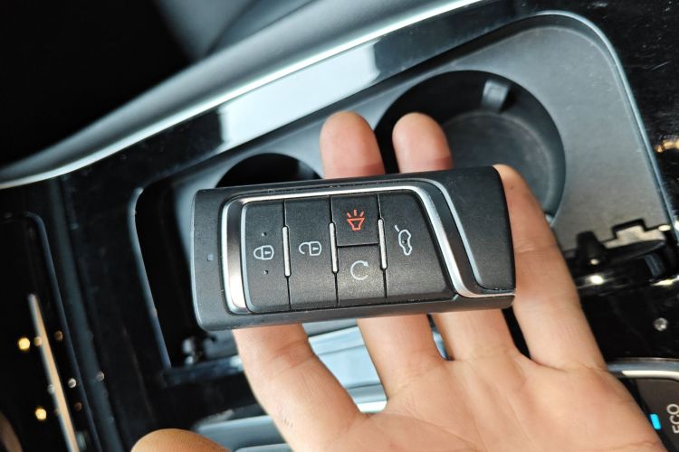 广汽传祺 传祺GS4 PLUS 2021款 390T 自动星云版中控内饰7001