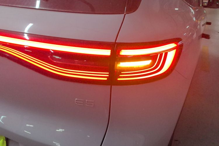 吉利银河 银河E5 2024款 530km 星舰版车身外观9