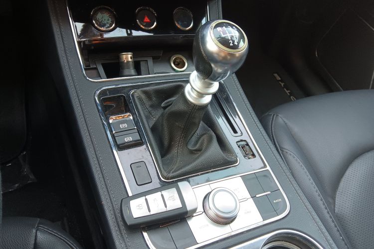 众泰T600 2016款 运动版 1.5T 手动豪华型中控内饰18