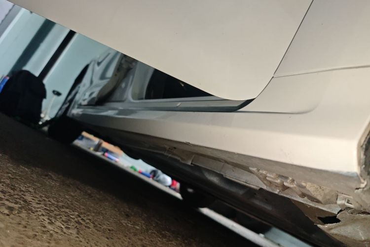 丰田 卡罗拉 2023款 1.8L 智能电混双擎 先锋版局部细节9001