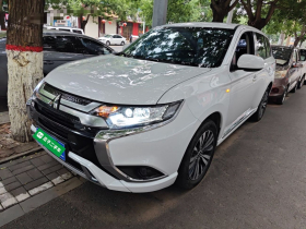 三菱 欧蓝德 2021款 改款 2.0L 两驱畅行版 5座