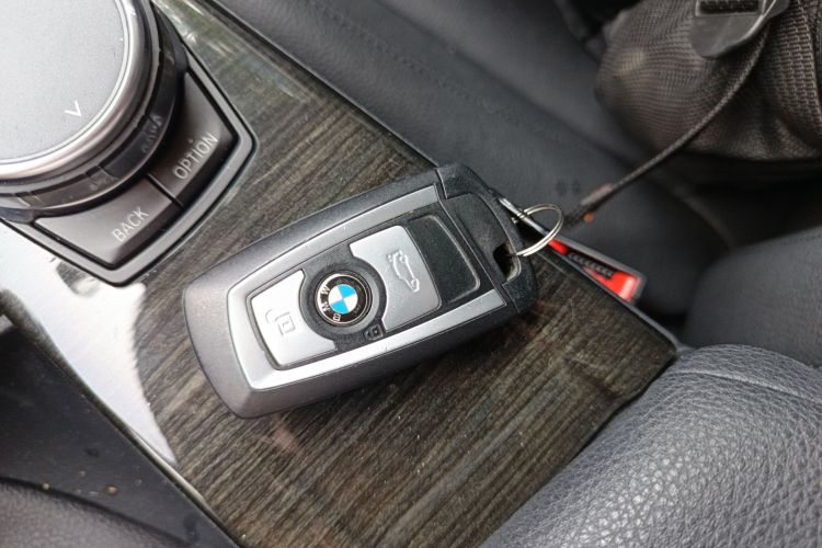 宝马3系 2018款 320Li 领先型豪华套装中控内饰11