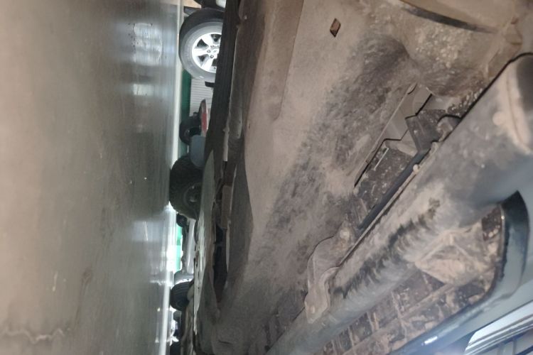 路虎卫士 2023款 改款 110 3.0T P400 暗黑特别版局部细节9001