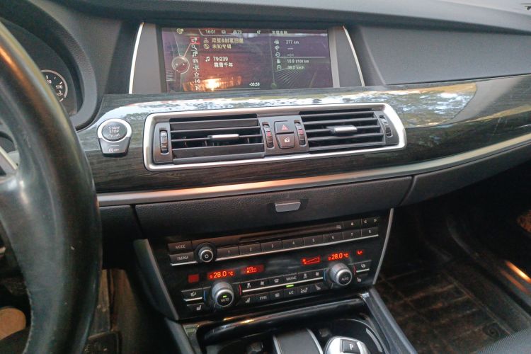 宝马5系GT 2014款 535i 豪华型中控内饰16