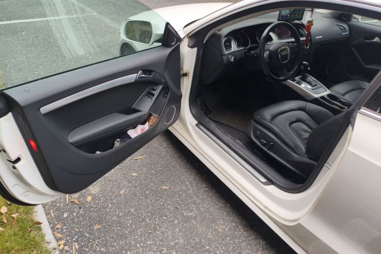 奥迪A5 2010款 3.2 coupe quattro中控内饰7003