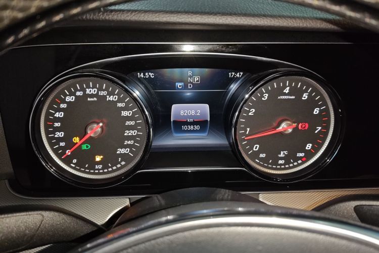 奔驰E级 2017款 改款 E 300 运动型局部细节14