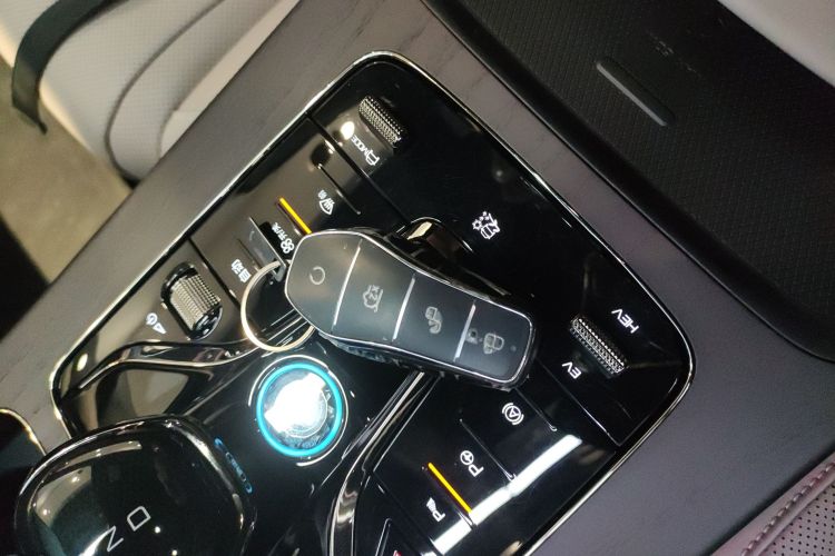 比亚迪 汉 2025款 DM-i 智驾版 125KM激光雷达旗舰型中控内饰11