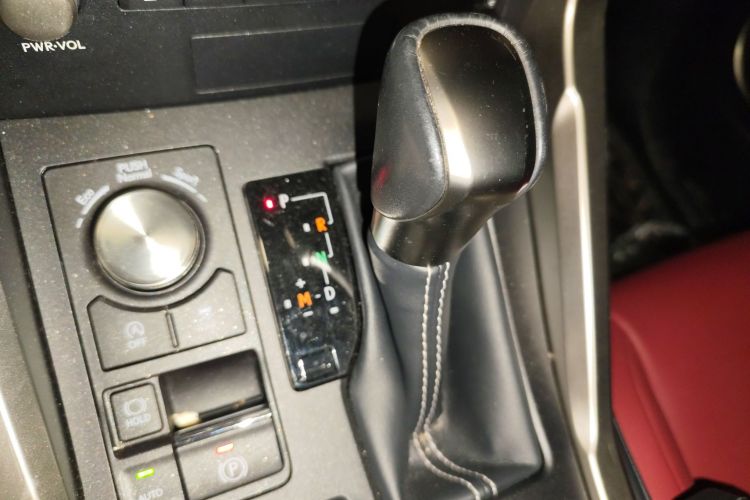 雷克萨斯NX 2020款 200 全驱 锋尚版 国VI中控内饰18