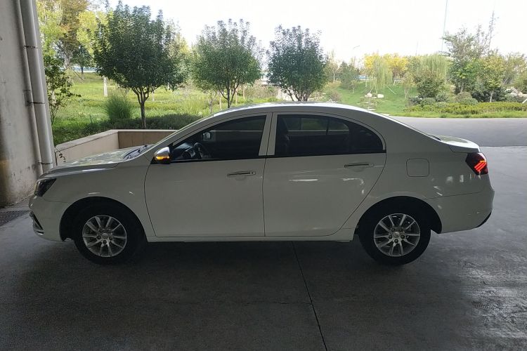 吉利汽车 帝豪 2020款 1.5L 手动舒适型车身外观4