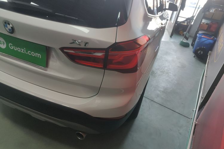 宝马X1 2018款 sDrive18Li 尊享型车身外观9