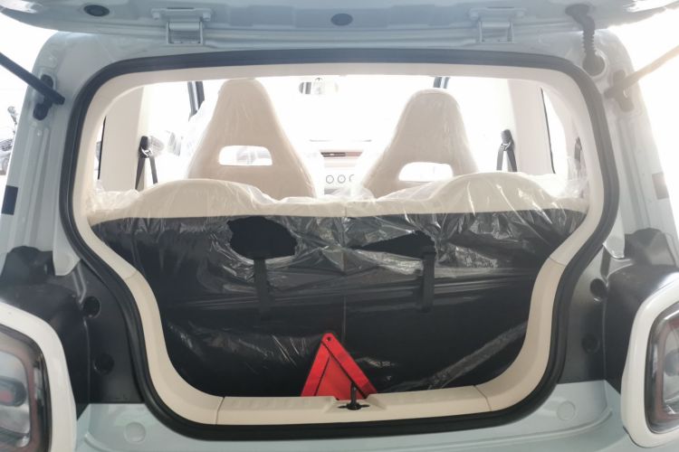 奔腾小马 2026款 222km 炫彩马机舱底盘23