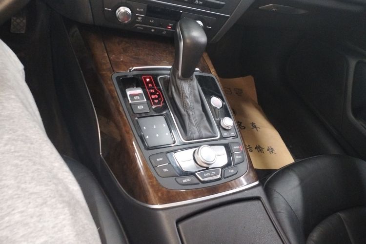 奥迪A6L 2016款 30 FSI 舒适型中控内饰18