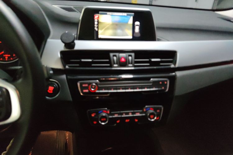 宝马X1 2018款 sDrive20Li 领先型中控内饰16