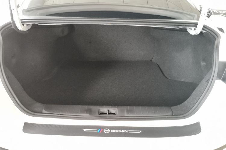 日产 轩逸 2023款 1.6L CVT悦享版中控内饰23