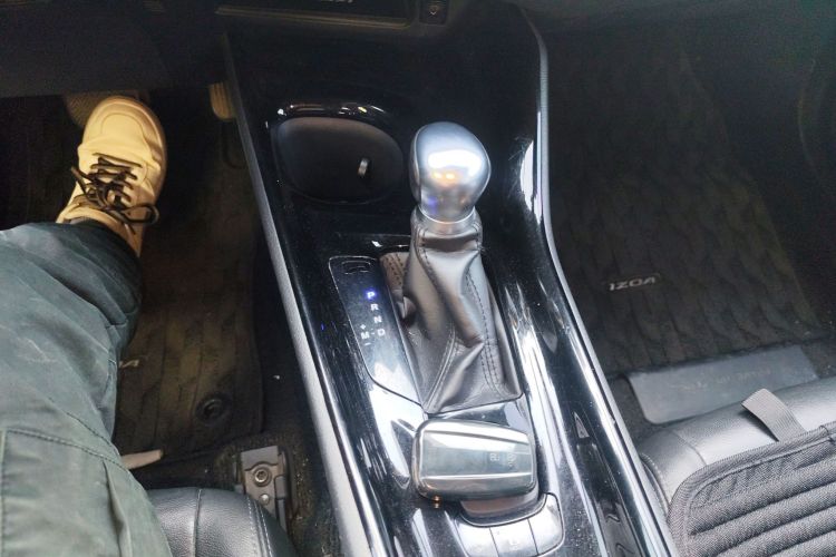 丰田 奕泽IZOA 2018款 2.0L 奕驰版 国VI中控内饰18