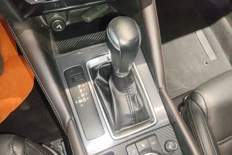 马自达 阿特兹 2018款 2.0L 蓝天豪华版 国V中控内饰18