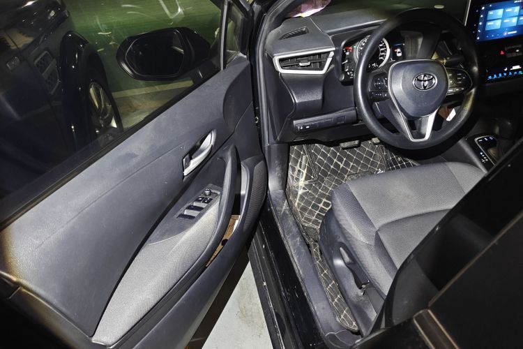 丰田 雷凌 2021款 185T CVT豪华版中控内饰20