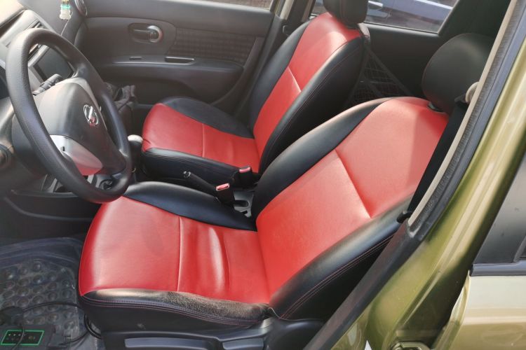 日产 骊威 2013款 劲锐 1.6XV 手动豪华版中控内饰19