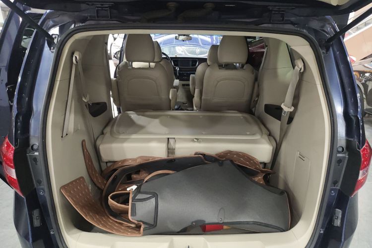 别克GL8 2017款 25S 舒适型 国V局部细节23