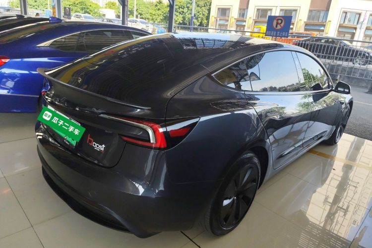 特斯拉 Model 3 2023款 长续航全轮驱动版车身外观7