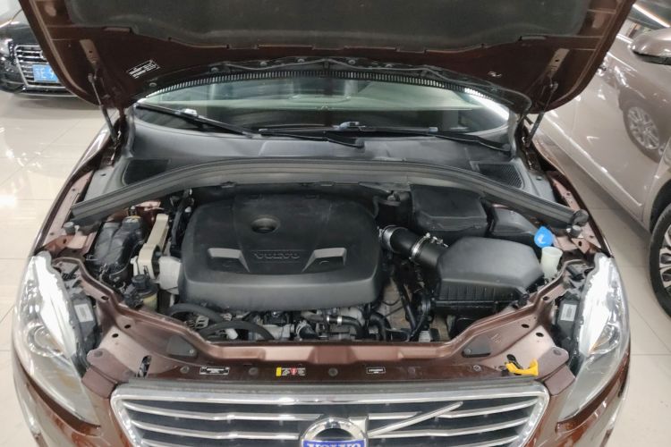 沃尔沃XC60 2016款 T5 智进版机舱底盘24