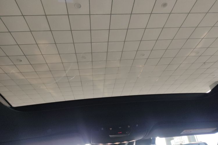 奔驰GLC 2022款 改款三 GLC 300 L 4MATIC 豪华型中控内饰22