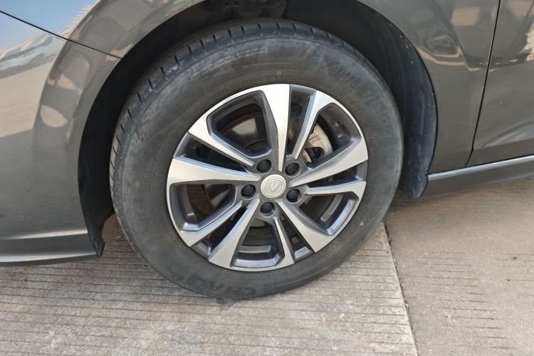 长安 逸动 2023款 畅享版 PLUS 蓝鲸NE 1.4T GDI DCT尊贵版车身外观6007