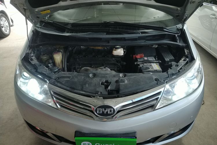 比亚迪M6 2015款 2.4L 自动尊贵版局部细节24