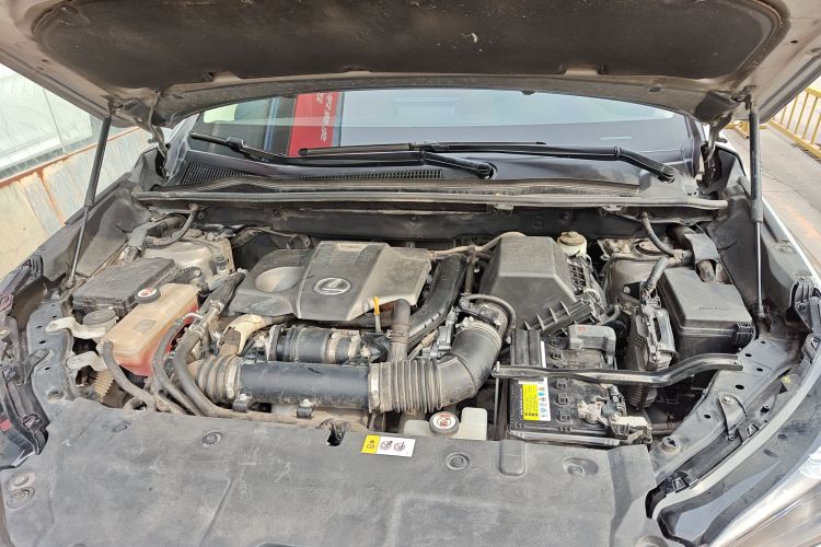 雷克萨斯NX 2015款 200t 全驱 锋尚版机舱底盘24