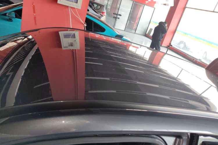 哪吒汽车 哪吒V 2022款 潮 300 Lite 磷酸铁锂局部细节57