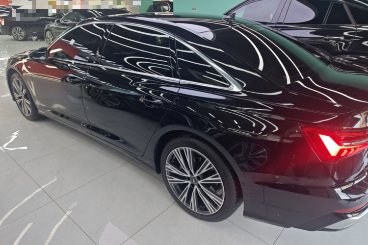 奥迪A6L 2024款 55 TFSI quattro 尊享动感型车身外观4