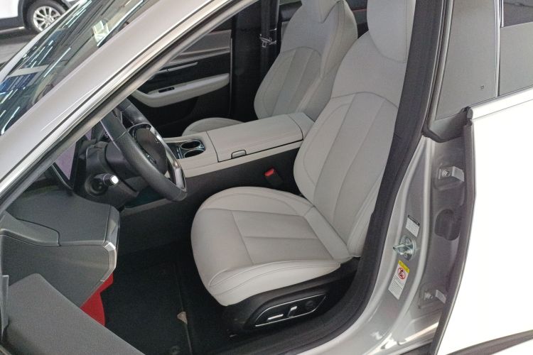 小鹏P7 2023款 P7i 702 Pro局部细节19