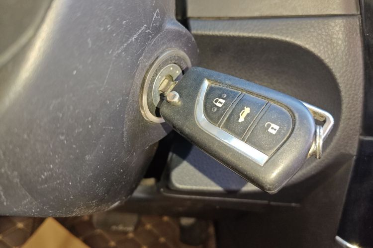 丰田 卡罗拉 2014款 1.6L CVT GL中控内饰11