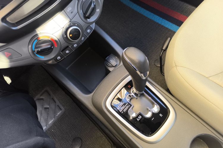 雪佛兰 2015款 赛欧3 1.3L AMT理想版中控内饰18